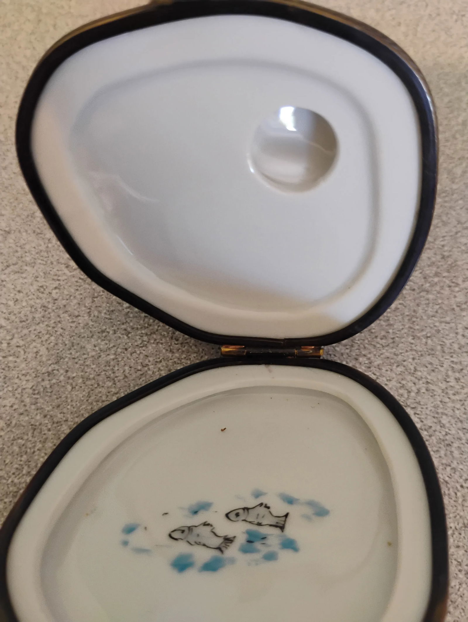 1980s Pient Main Limoges France Penguin Trinket Box - 6