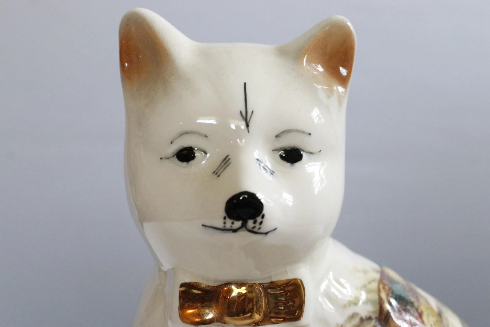 Pair of Staffordshire English Porcelain Cats With Painted Pheasants - 5