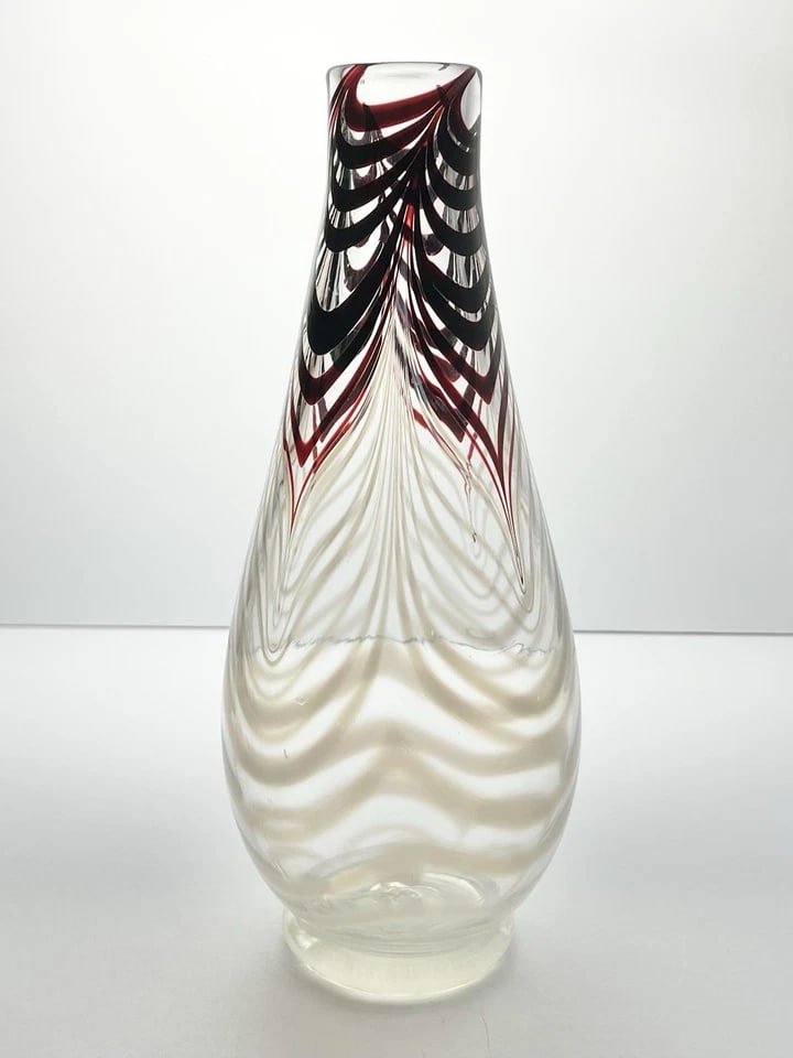 1970s Nancy Freeman Maroon White Pulled Feather Handblown Studio Vase - 2