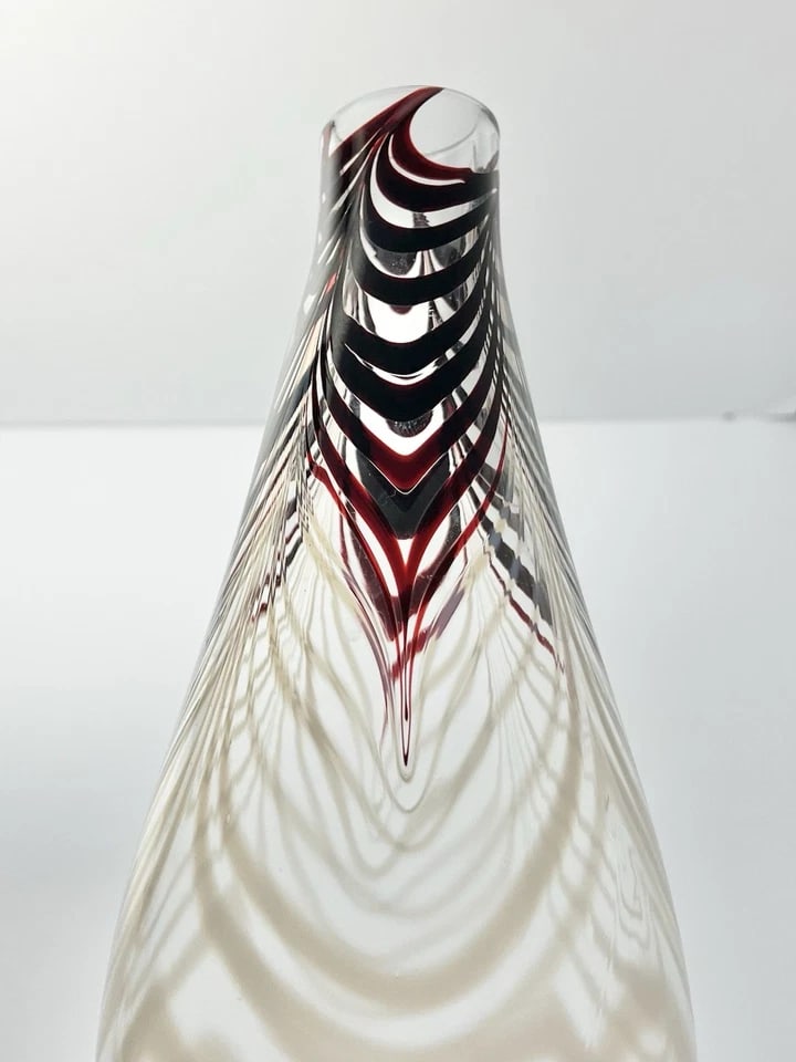 1970s Nancy Freeman Maroon White Pulled Feather Handblown Studio Vase - 5