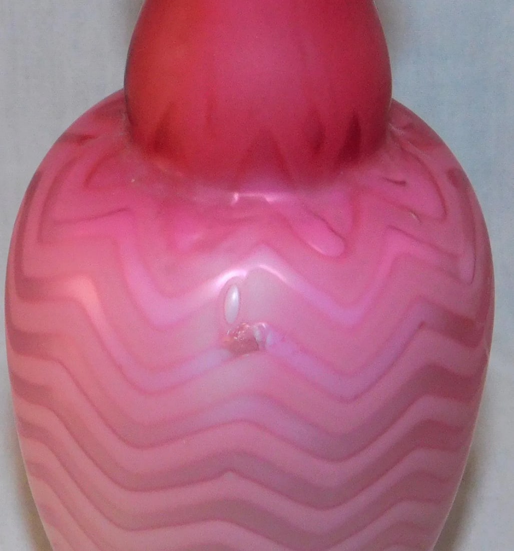 Late 19th Century Victorian Cased Glass Vase - 2