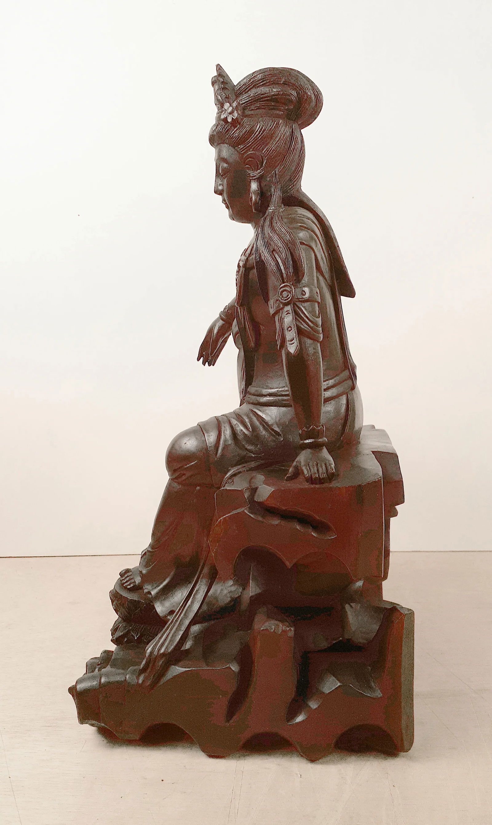 Early 20th Century Chinese Carved Hongmu Zizai Kuan Yin - 3