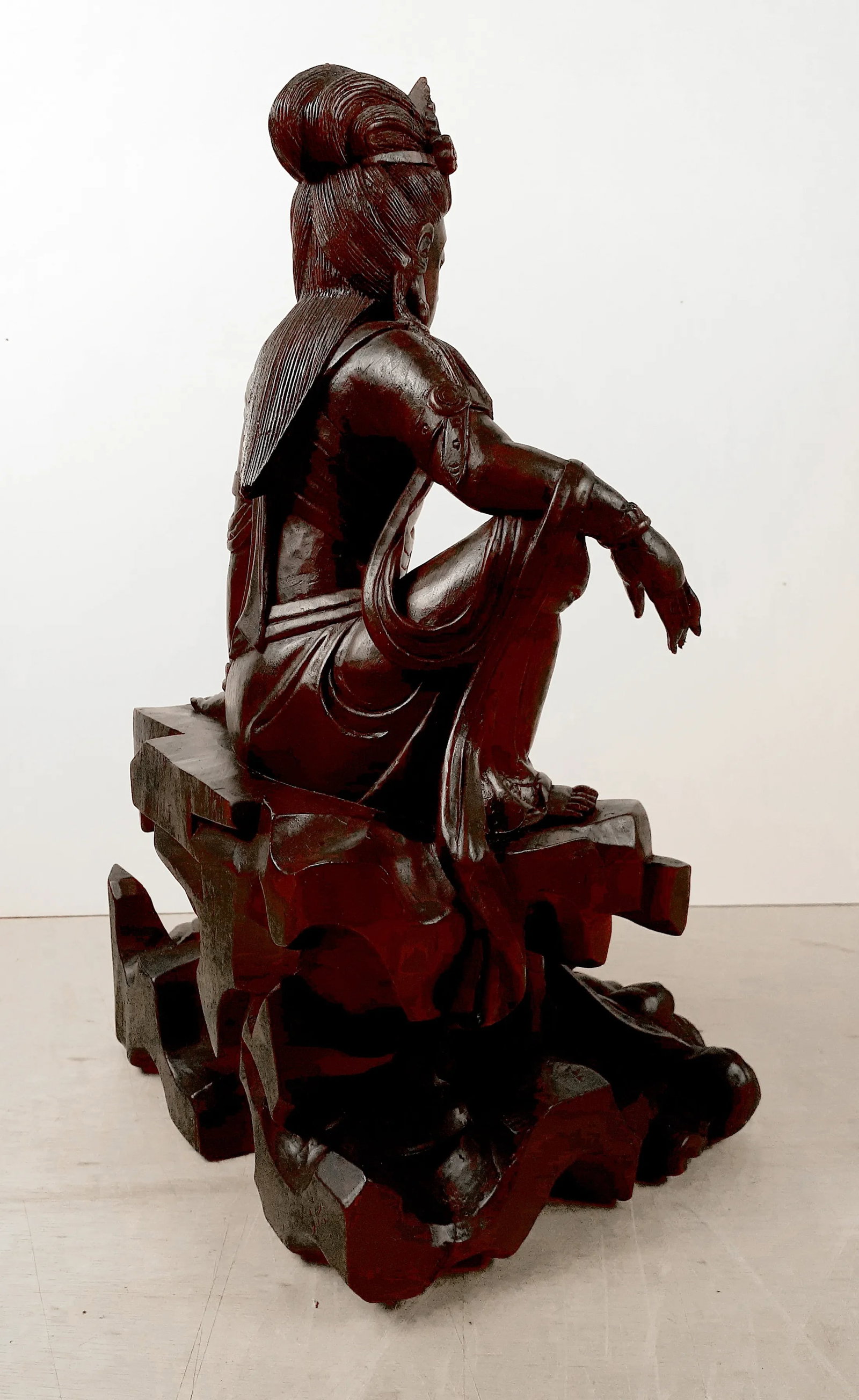 Early 20th Century Chinese Carved Hongmu Zizai Kuan Yin - 5