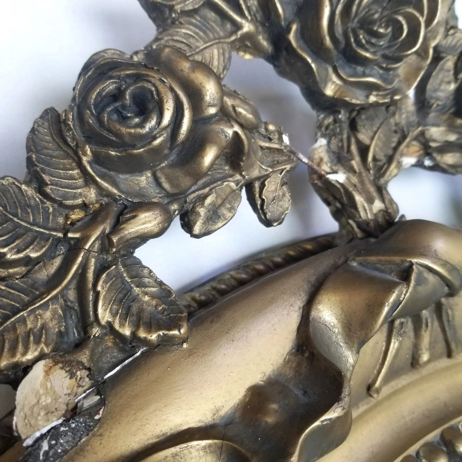 Antique Portrait of a Woman in a Gold Frame - 7