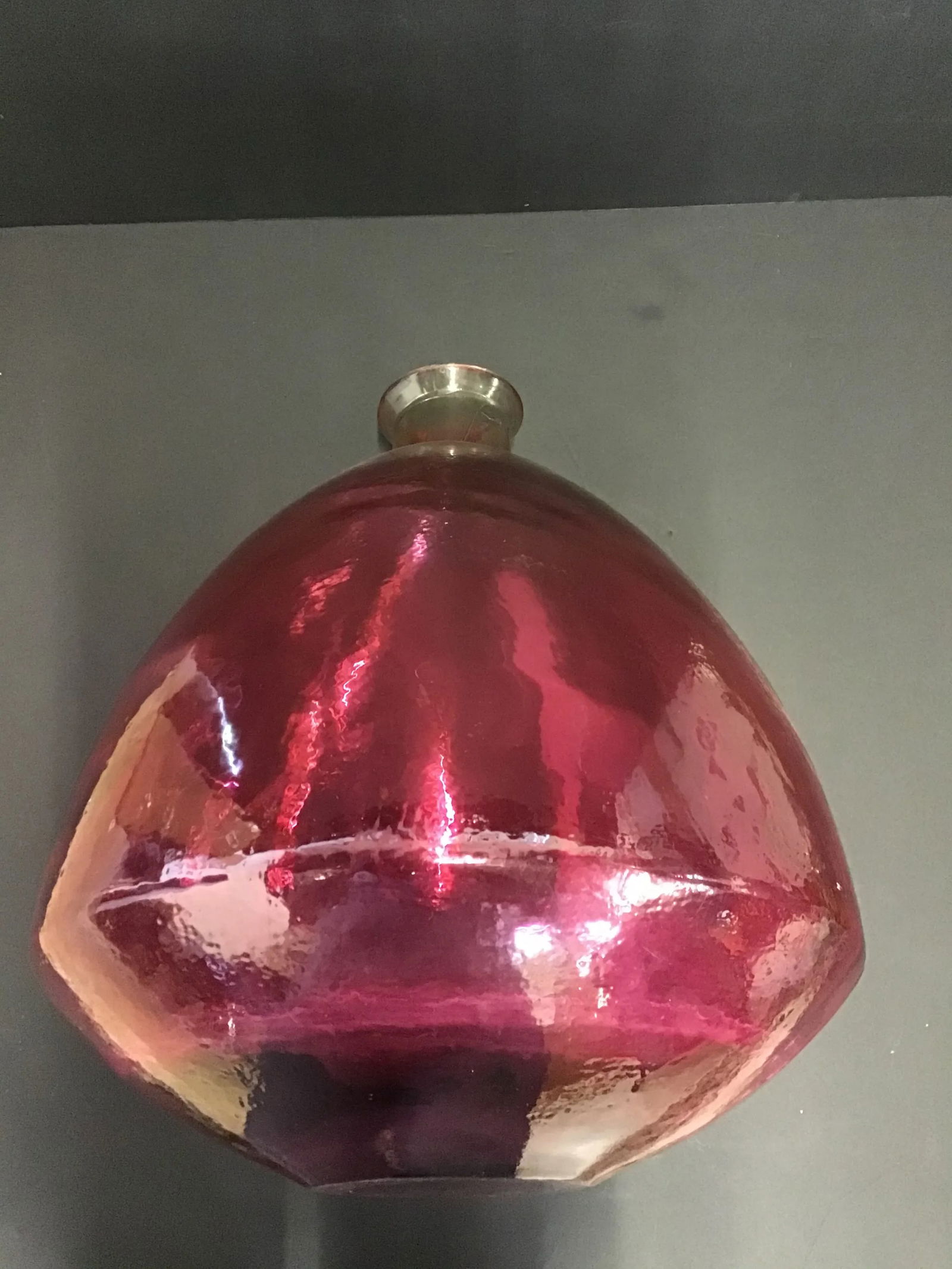 Vintage Ombre Rose Colored Molded Glass Vase. - 4