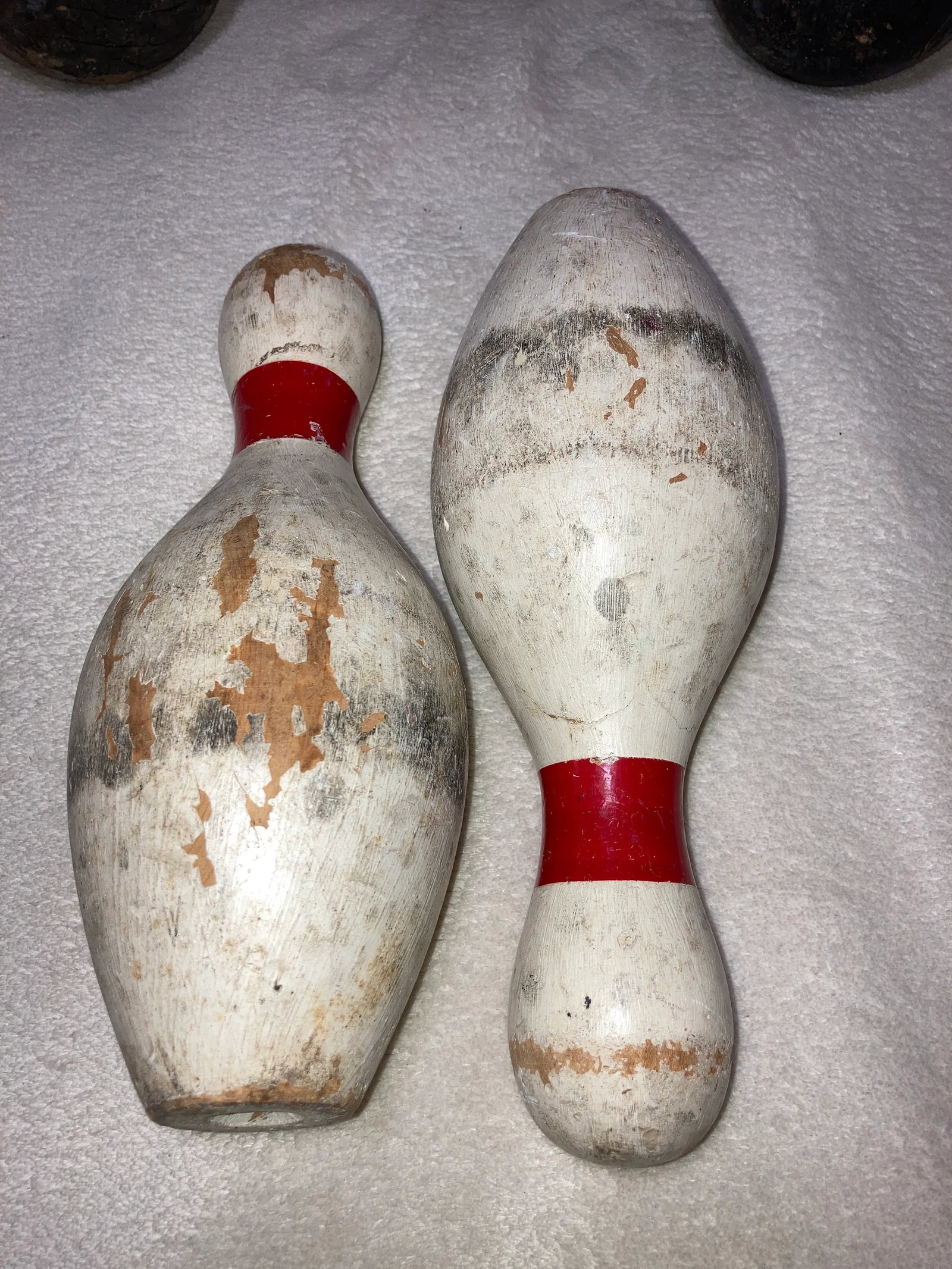 Vintage Rustic Carnival Small Wooden Bowling Set with Two Balls - 7 Piece Set - 3