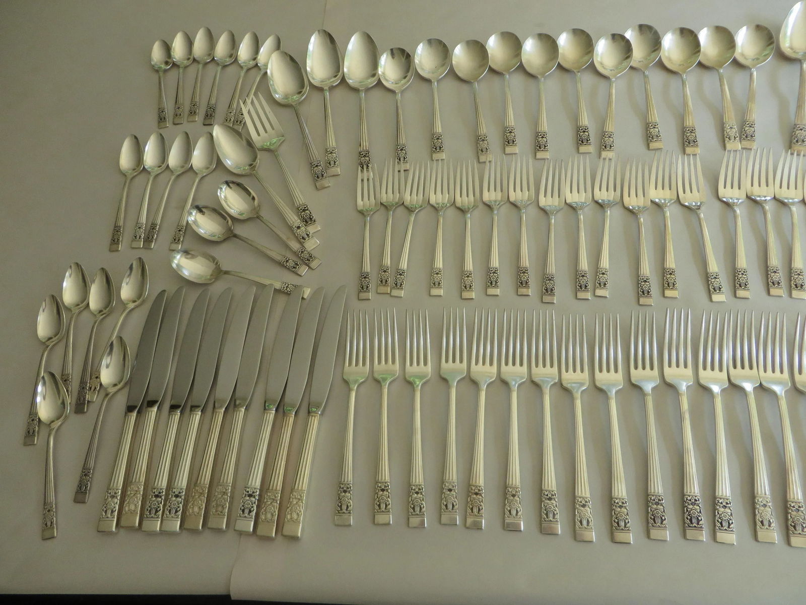 Vintage Silver Plate Flatware Set of 118 Pieces Coronation Pattern Oneida 1936 Double Deck Box - 6