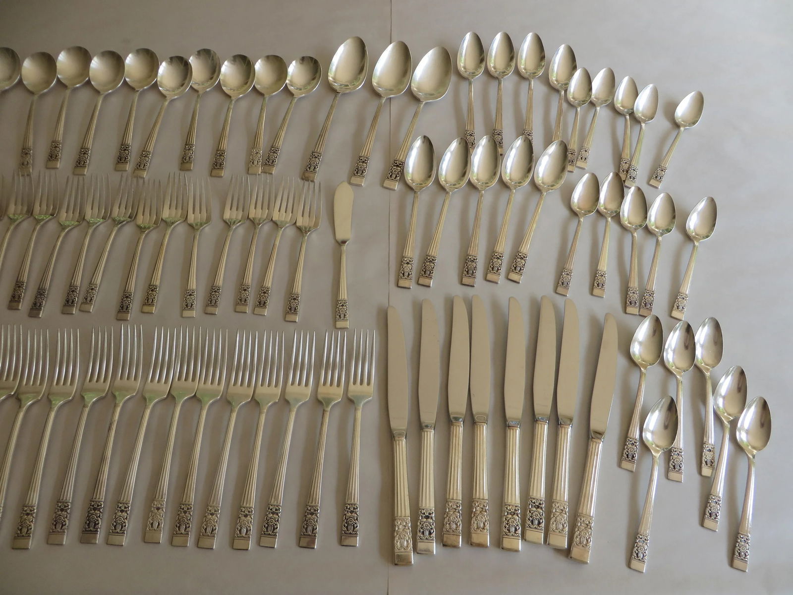 Vintage Silver Plate Flatware Set of 118 Pieces Coronation Pattern Oneida 1936 Double Deck Box - 7