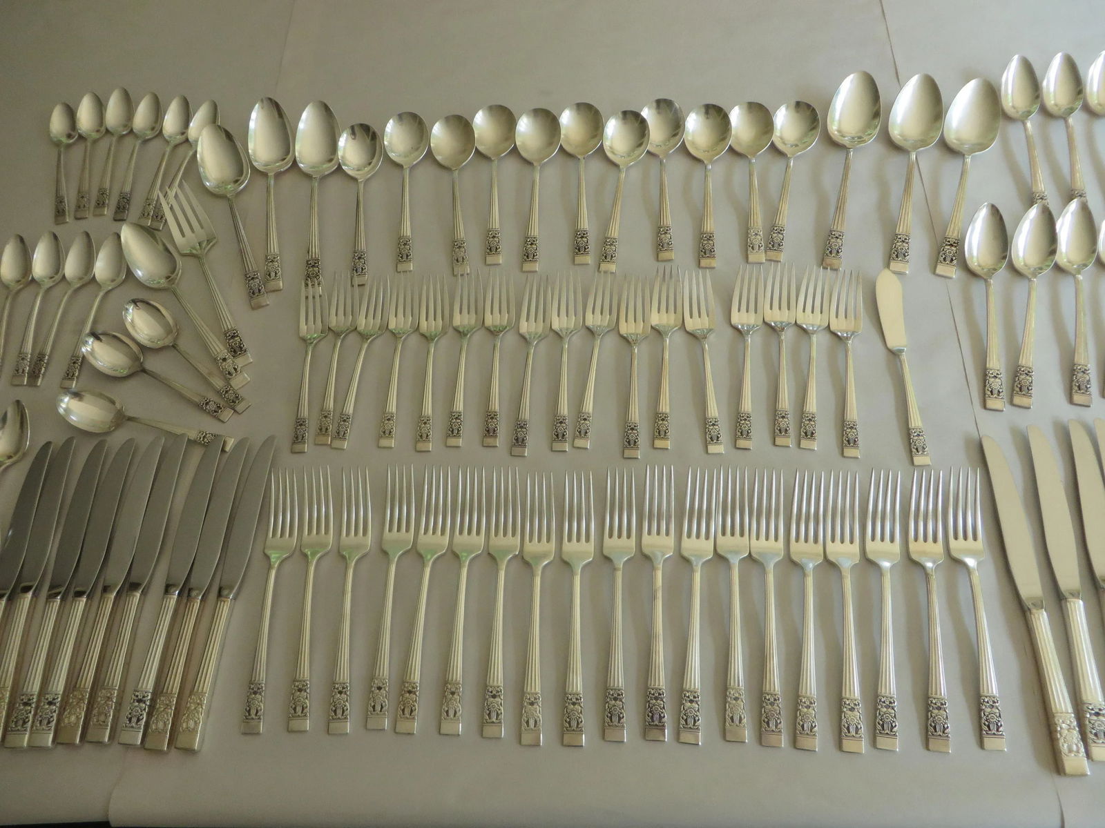 Vintage Silver Plate Flatware Set of 118 Pieces Coronation Pattern Oneida 1936 Double Deck Box - 8