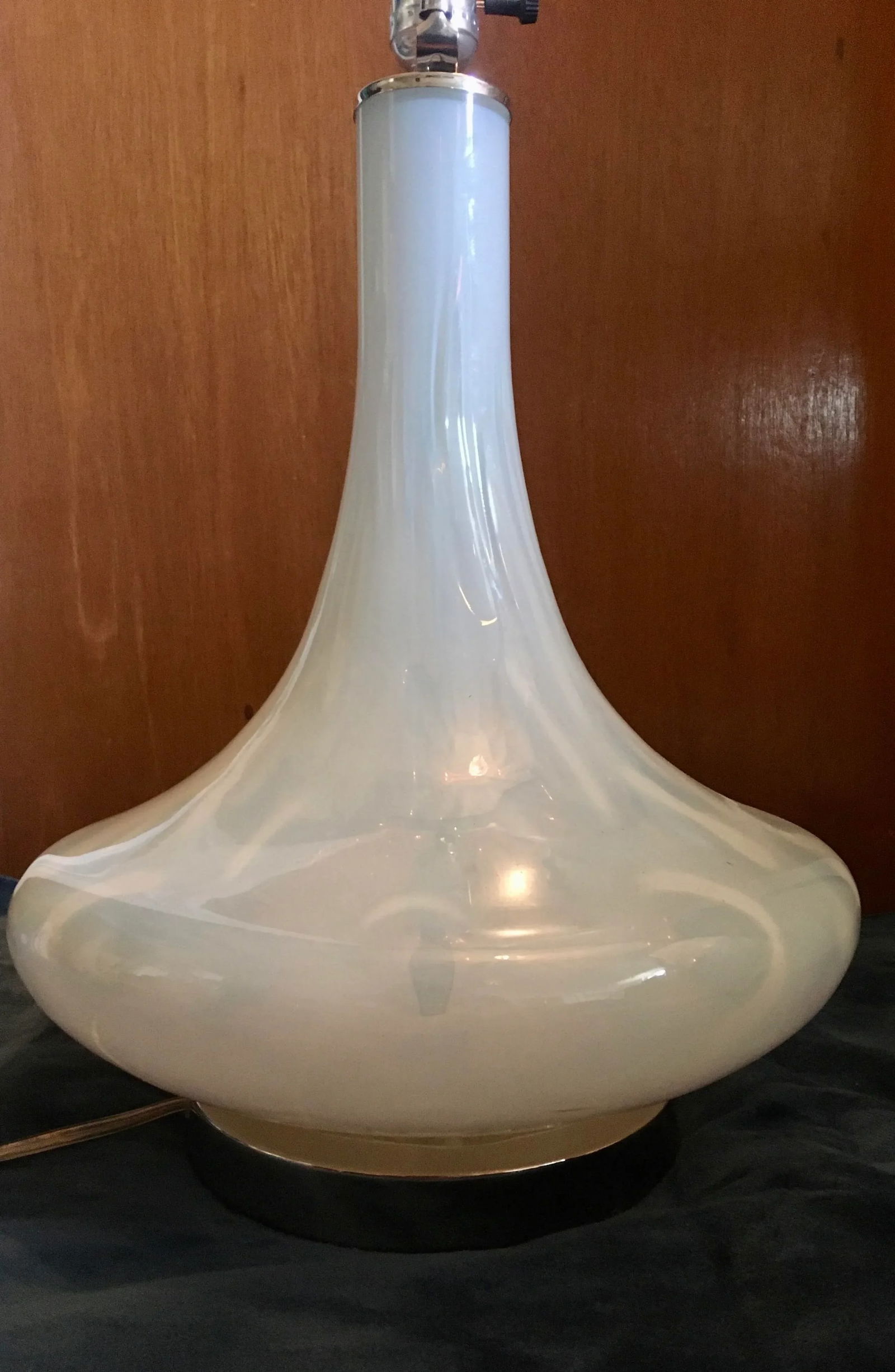 Late 20th Century White & Silver Glass Table Lamp - 4