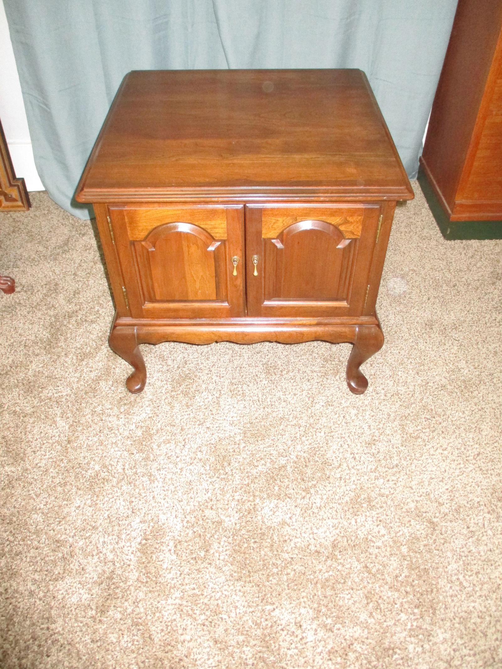1980s Ethan Allen Georgian Court Square Cherry Cabinet - 3