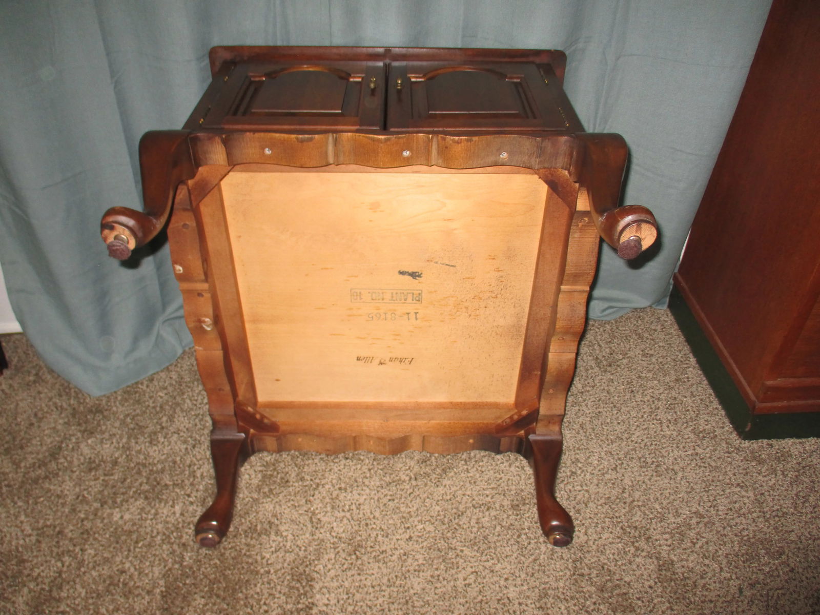 1980s Ethan Allen Georgian Court Square Cherry Cabinet - 9