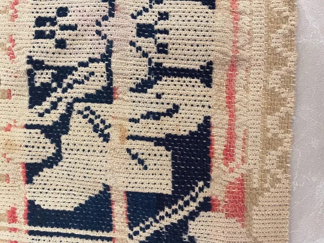 Antique Mid 19th Century Reversible Coverlet - 7