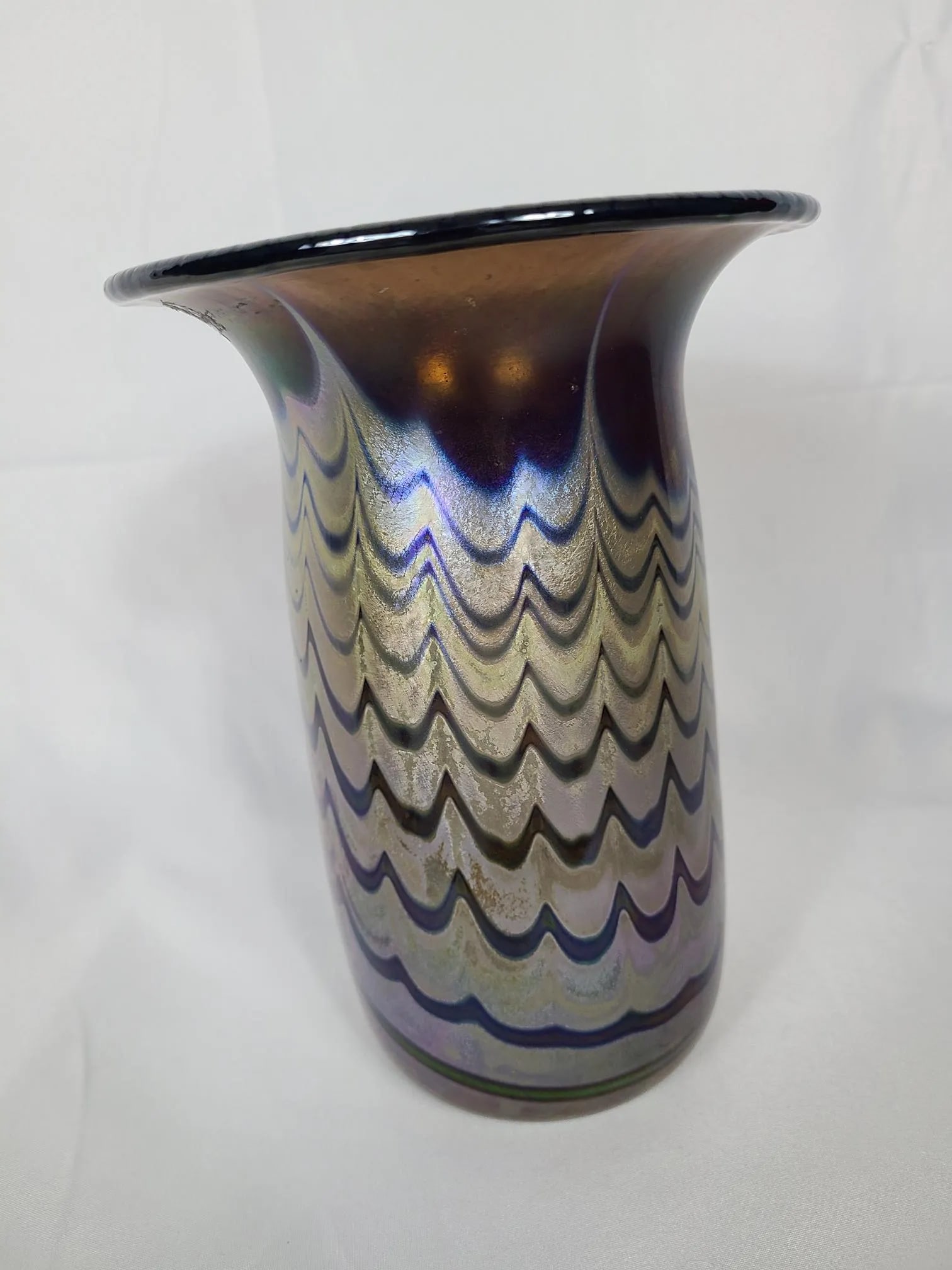 Michael Shearer 1979 Iridescent Oxide Glass Vase - 2