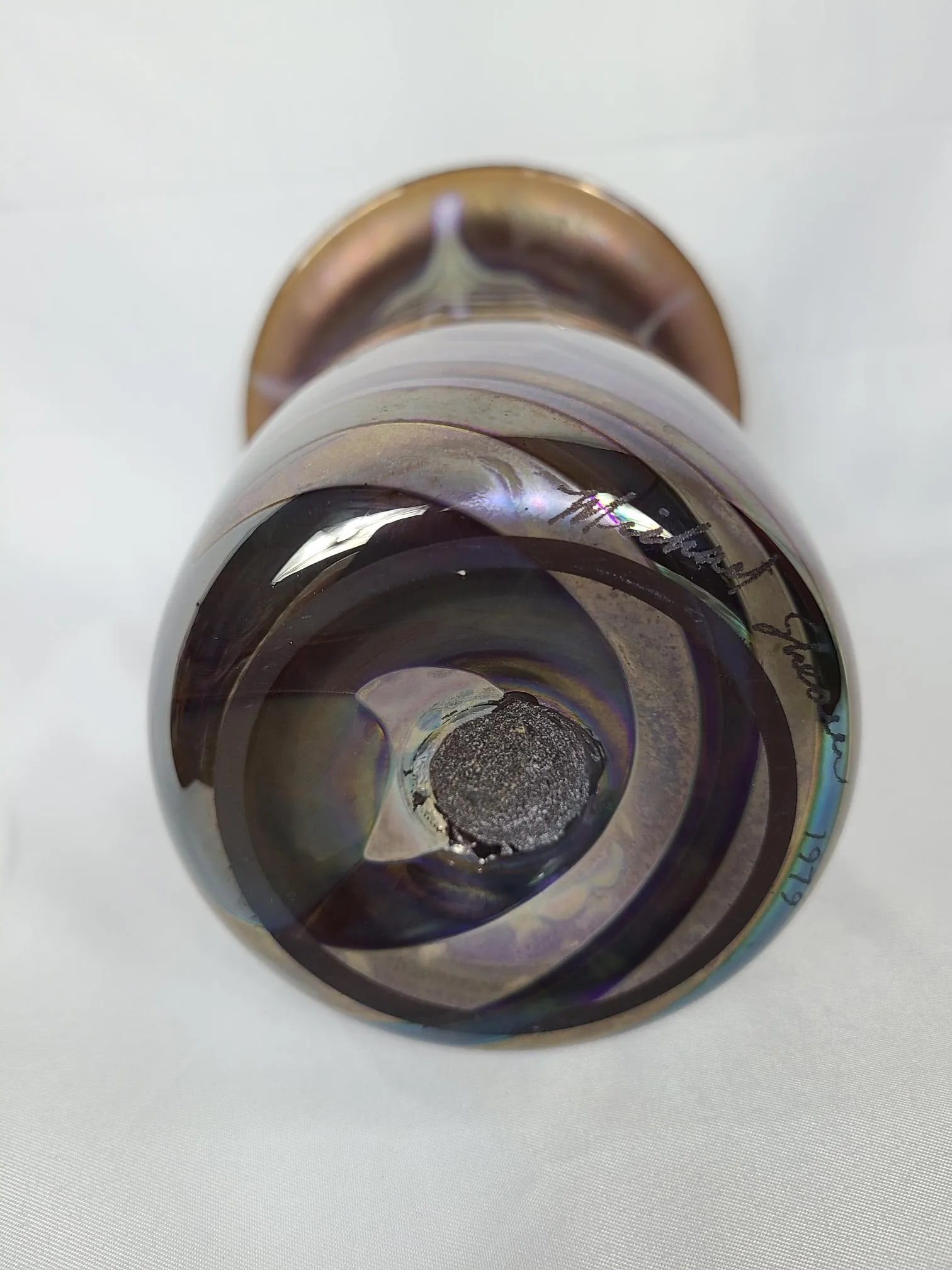 Michael Shearer 1979 Iridescent Oxide Glass Vase - 5