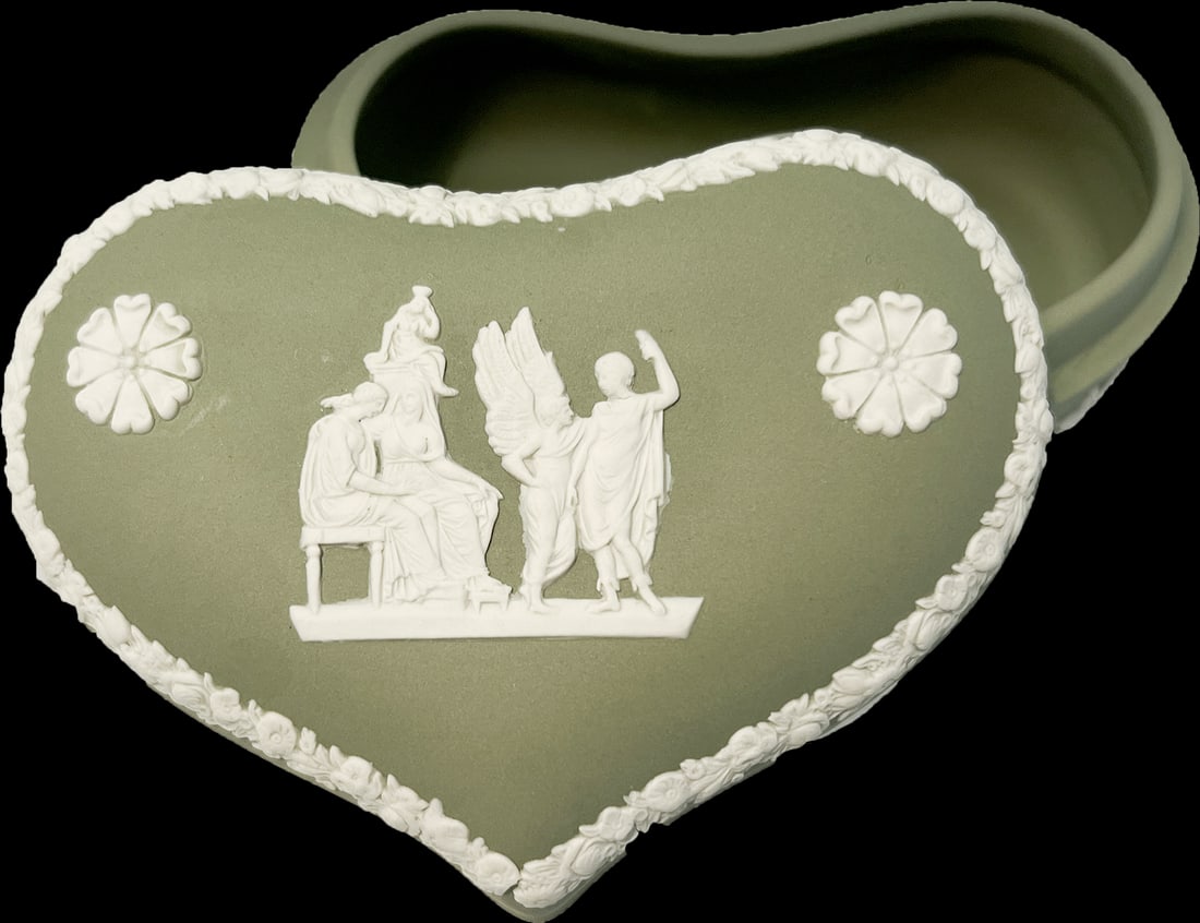 Wedgwood Vintage 1967 Jasperware Sage Green and Cream White Heart Shaped Trinket Box - 2