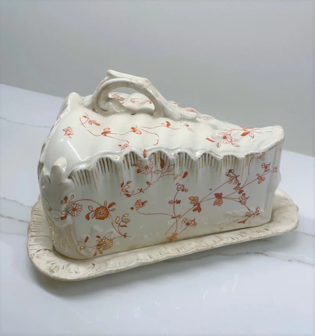 Antique 19th Century English Majolica Covered Cheese Dish - 2