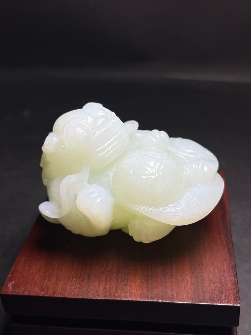 Chinese Hetian Jade Hand Carved Lion Statue (1 of 9)