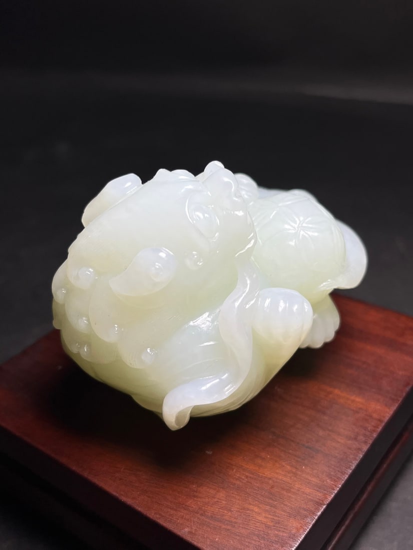 Chinese Hetian Jade Hand Carved Lion Statue - 2
