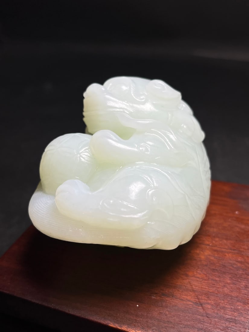 Chinese Hetian Jade Hand Carved Lion Statue - 5
