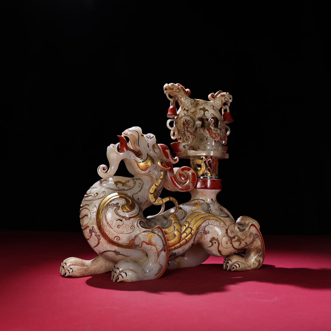 Chinese Qing Dynasty Hand Drawn Hetian Jade Beast Statue - 2