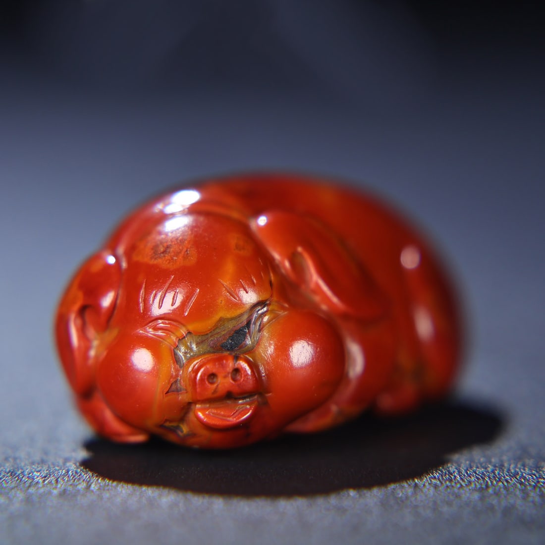 Chinese Zhanguo Hong Agate Small Pig Statue (1 of 9)