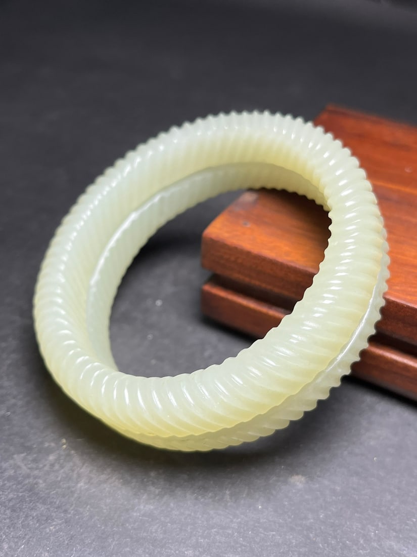 Inside Diameter 58mm Chinese Hetian Jade Bracelet - 4