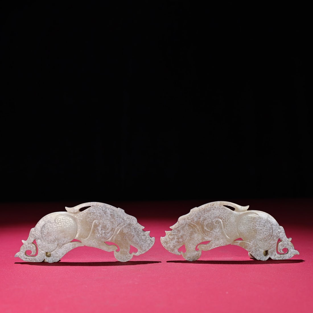 A Pair Chinese Hetian Jade Tiger Pendant - General Token: Title: A Pair Chinese Hetian Jade Tiger Pendant - General Token Origin: Chinese Date/Period: After1860 Materials: Hetian Jade Dimensions: 128x45x4(mm) 5.04x1.77x0.16(inches) Weight 0.12 lbs/55g Reserv