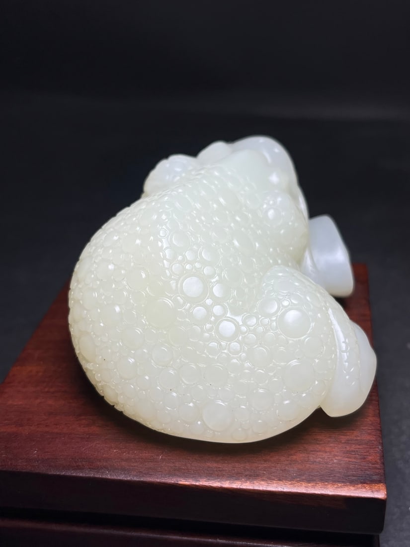 Chinese White Hetian Jade Hand Carved Fortune Toad Statue - 3