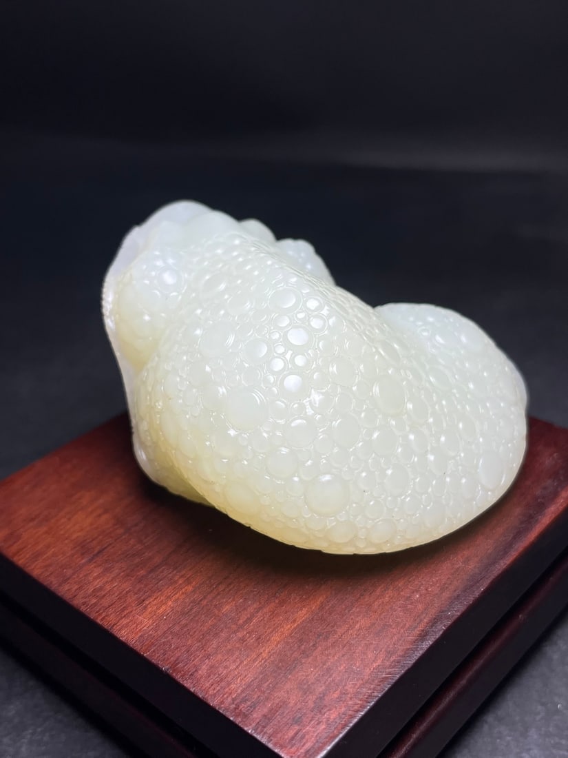 Chinese White Hetian Jade Hand Carved Fortune Toad Statue - 4