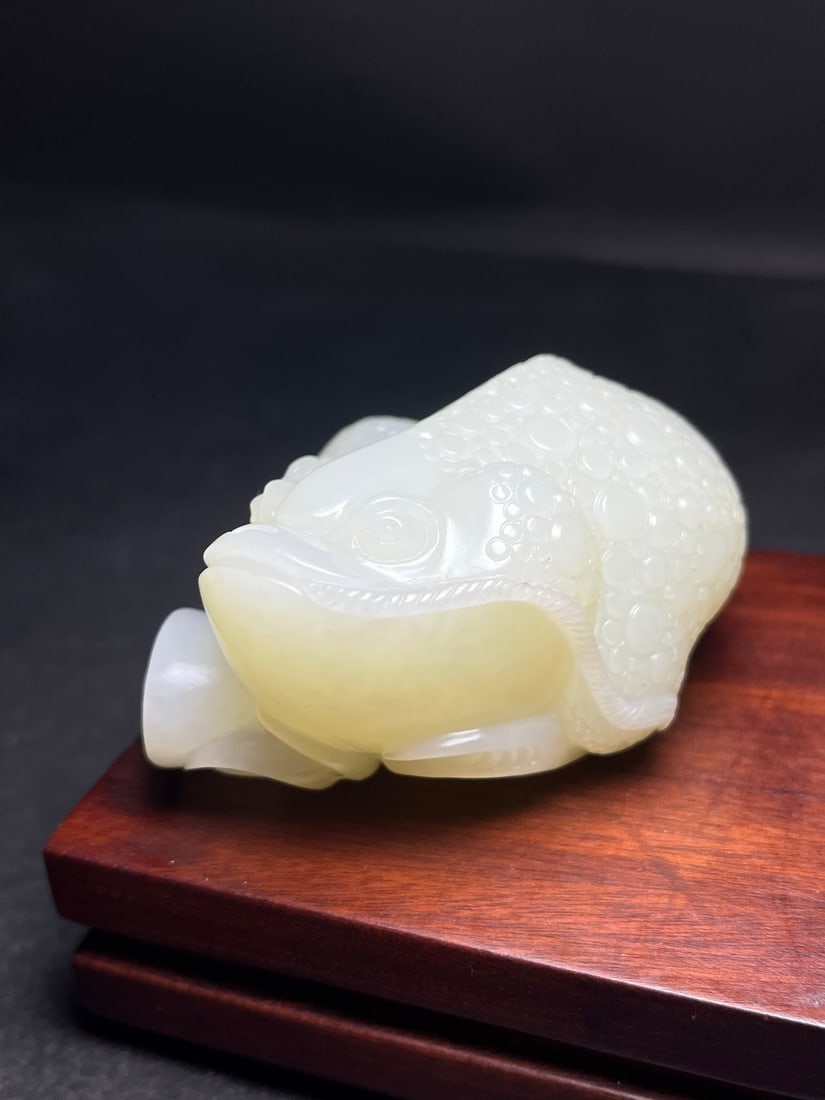 Chinese White Hetian Jade Hand Carved Fortune Toad Statue - 6