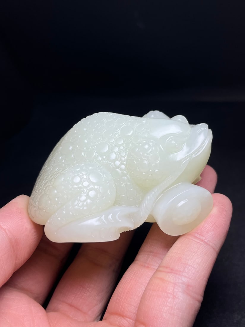 Chinese White Hetian Jade Hand Carved Fortune Toad Statue - 8