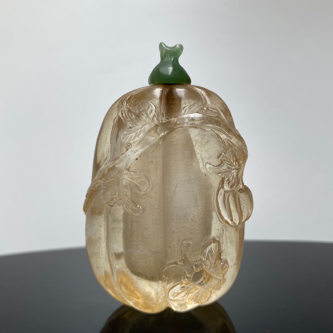 Old Chinese Crystal Melon Snuff Bottle (1 of 8)