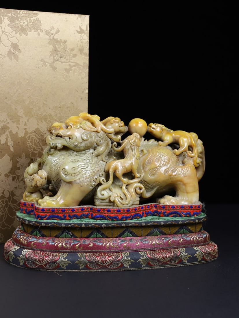 Old Chinese Shoushan Stone Hand Carved Beast Statue w Box - 10