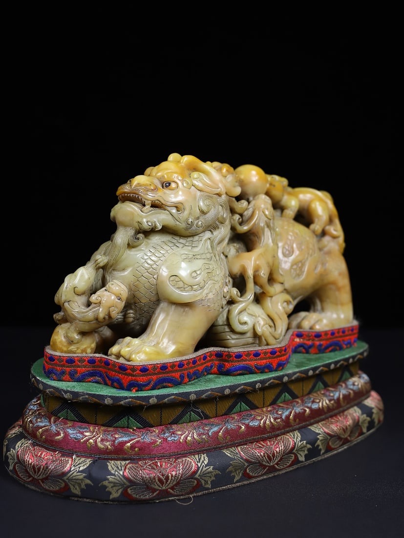 Old Chinese Shoushan Stone Hand Carved Beast Statue w Box - 3