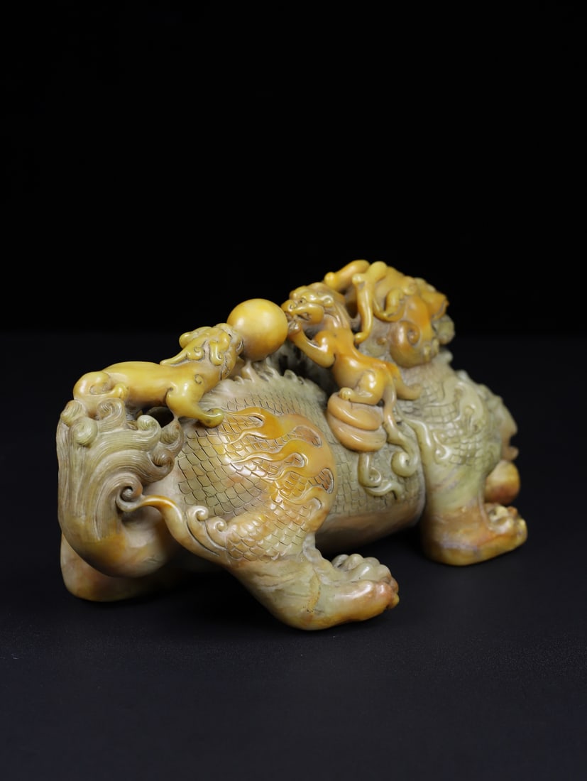 Old Chinese Shoushan Stone Hand Carved Beast Statue w Box - 6