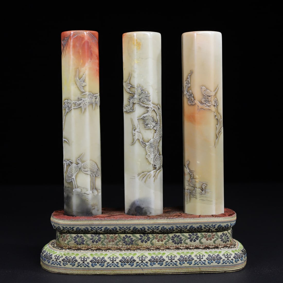 A Set Three Chinese Shoushan Stone pine tree & crane Seal Statue: Title: A Set Three Chinese Shoushan Stone pine tree & crane Seal Statue Origin: Chinese Date/Period: After1880 Materials: Shoushan Stone Dimensions: 158x32x32(mm) 6.22x1.26x1.26(inches) Weight 2.20 lb