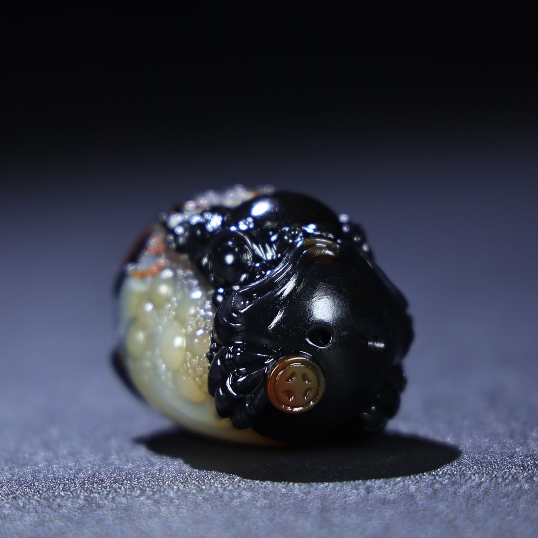 Hand Carved Chinese Agate Fortune Toad Pendant - 3