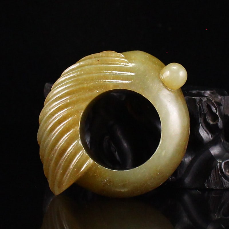 Old Chinese Jade Carved Cicada Thumb Ring (1 of 7)