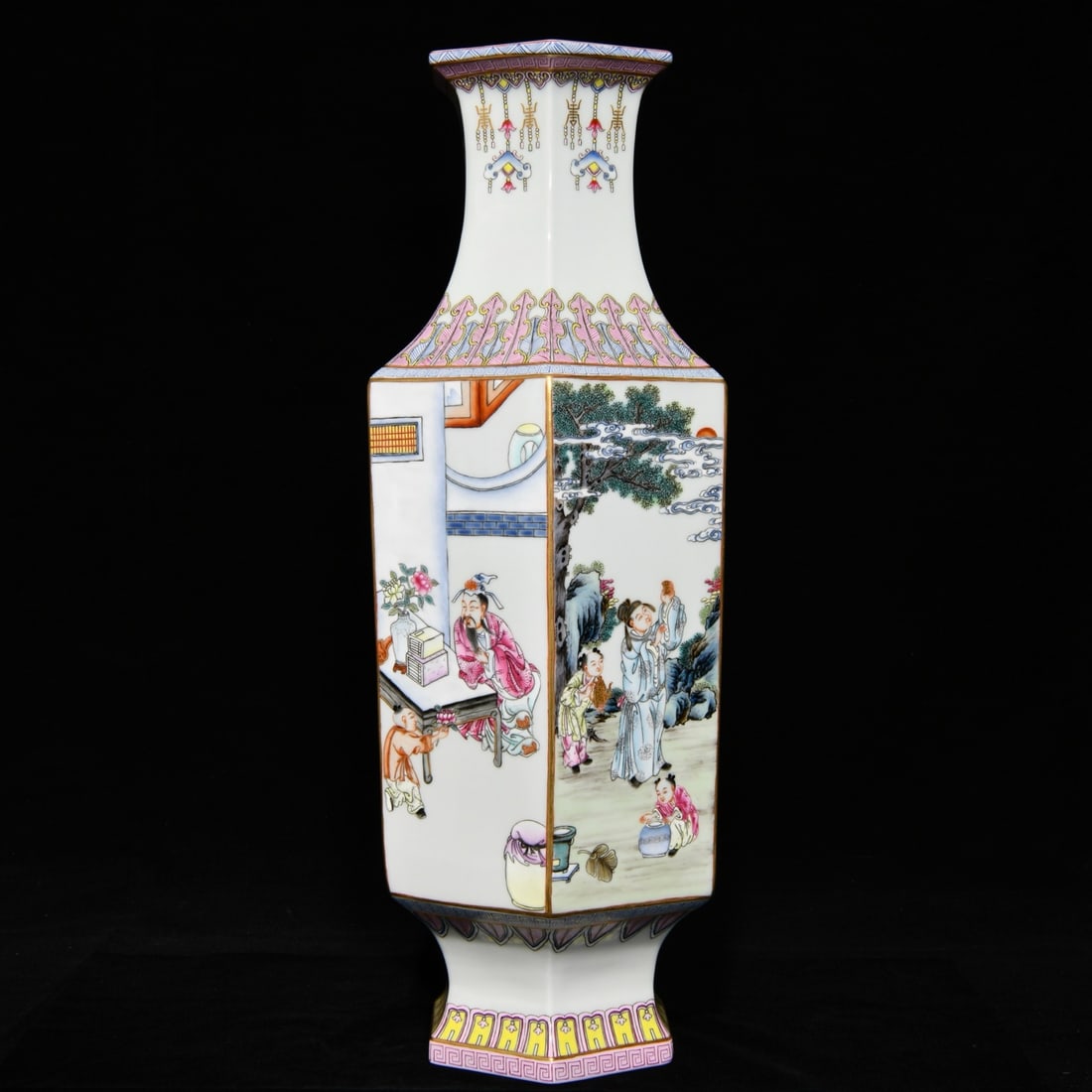 Chinese Famille Rose Figure Design Porcelain Vase - 2