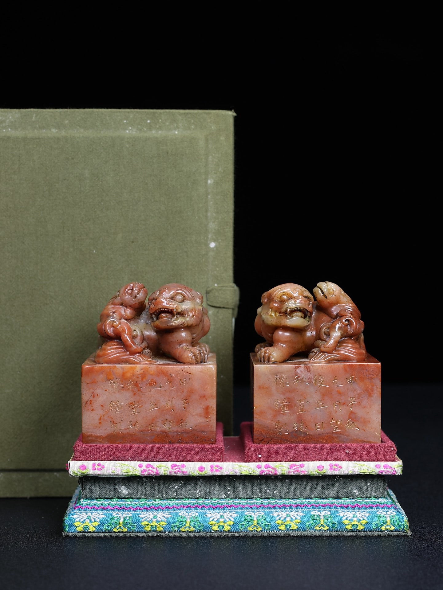 A Pair Chinese Shoushan Stone Beast Seal Statue w Box - 10