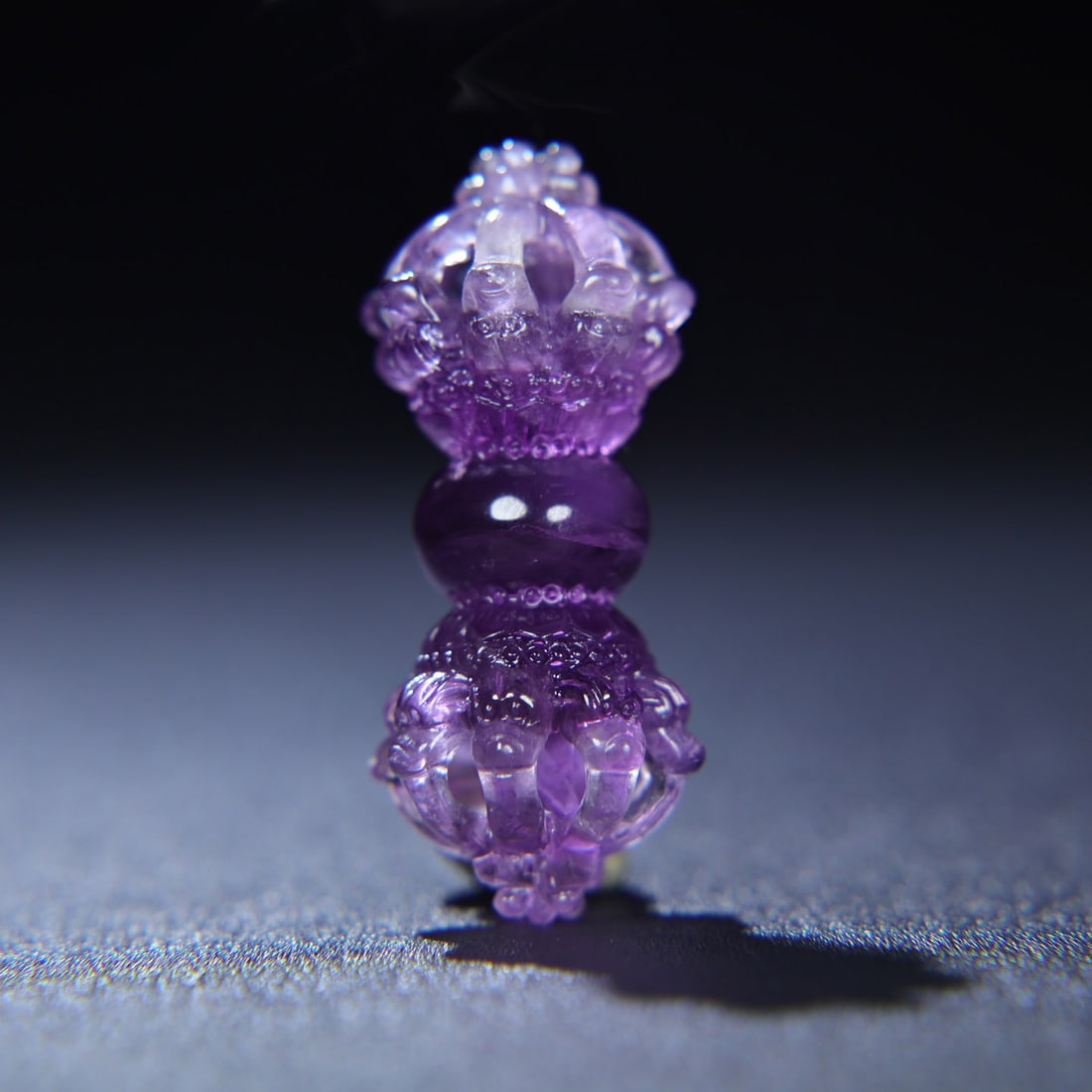 Natural Amethyst Hand Carved Pestle Xiangmo Pendant: Title: Natural Amethyst Hand Carved Pestle Xiangmo Pendant Origin: Chinese Date/Period: After2000 Materials: Amethyst Dimensions: 52x22(mm) 2.05x0.87(inches) Weight 0.04 lbs/20g Reserve: