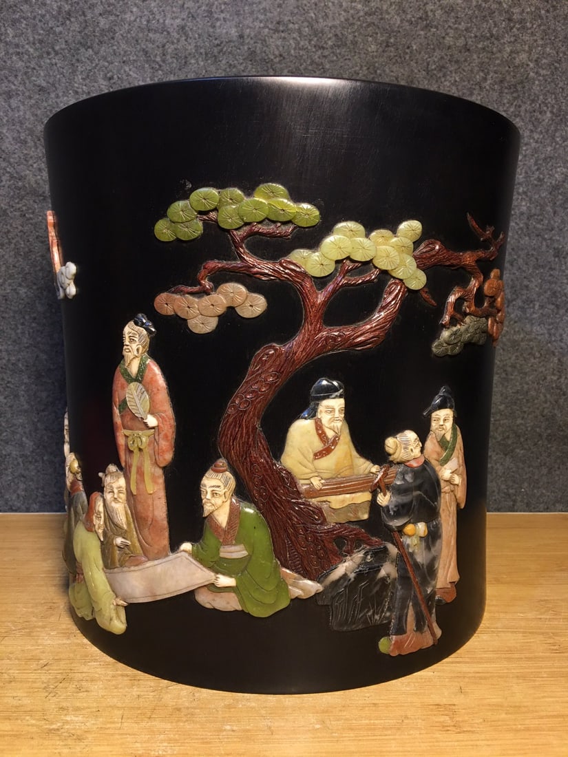 Vintage Chinese Zitan Wood Inlay Shoushan Stone Sages Meeting Design Brush Pot: Title: Vintage Chinese Zitan Wood Inlay Shoushan Stone Sages Meeting Design Brush Pot Origin: Chinese Date/Period: After1800 Materials: Zitan Wood,Shoushan Stone Dimensions: 270 x 270 (mm) 10.63 x 10.