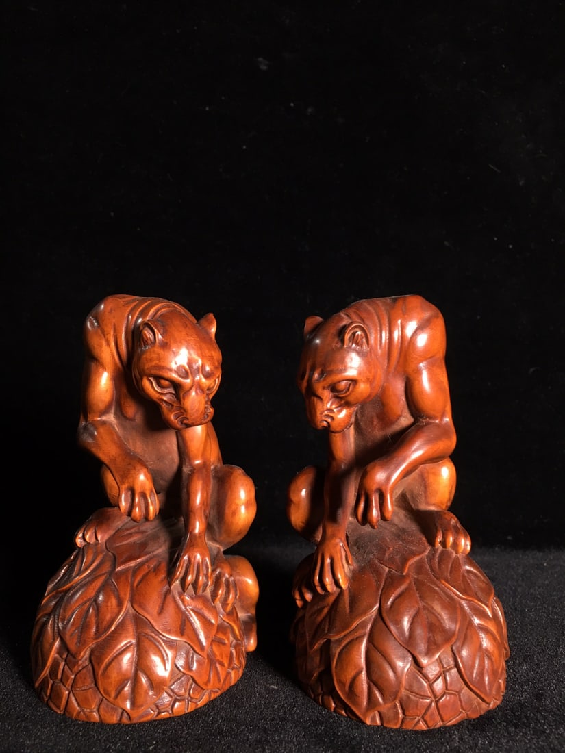 A Pair Vintage Chinese Boxwood Wood Carved Leopard Statues (1 of 9)