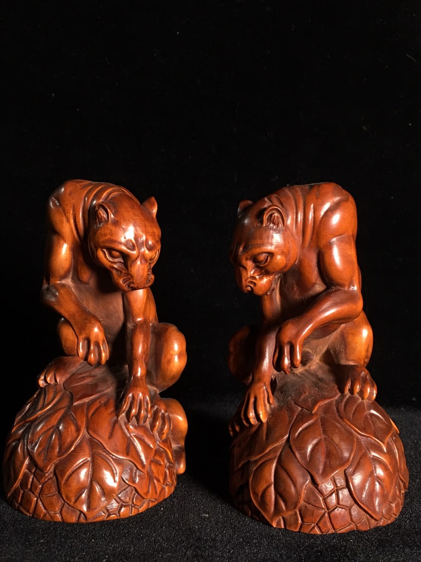 A Pair Vintage Chinese Boxwood Wood Carved Leopard Statues - 7
