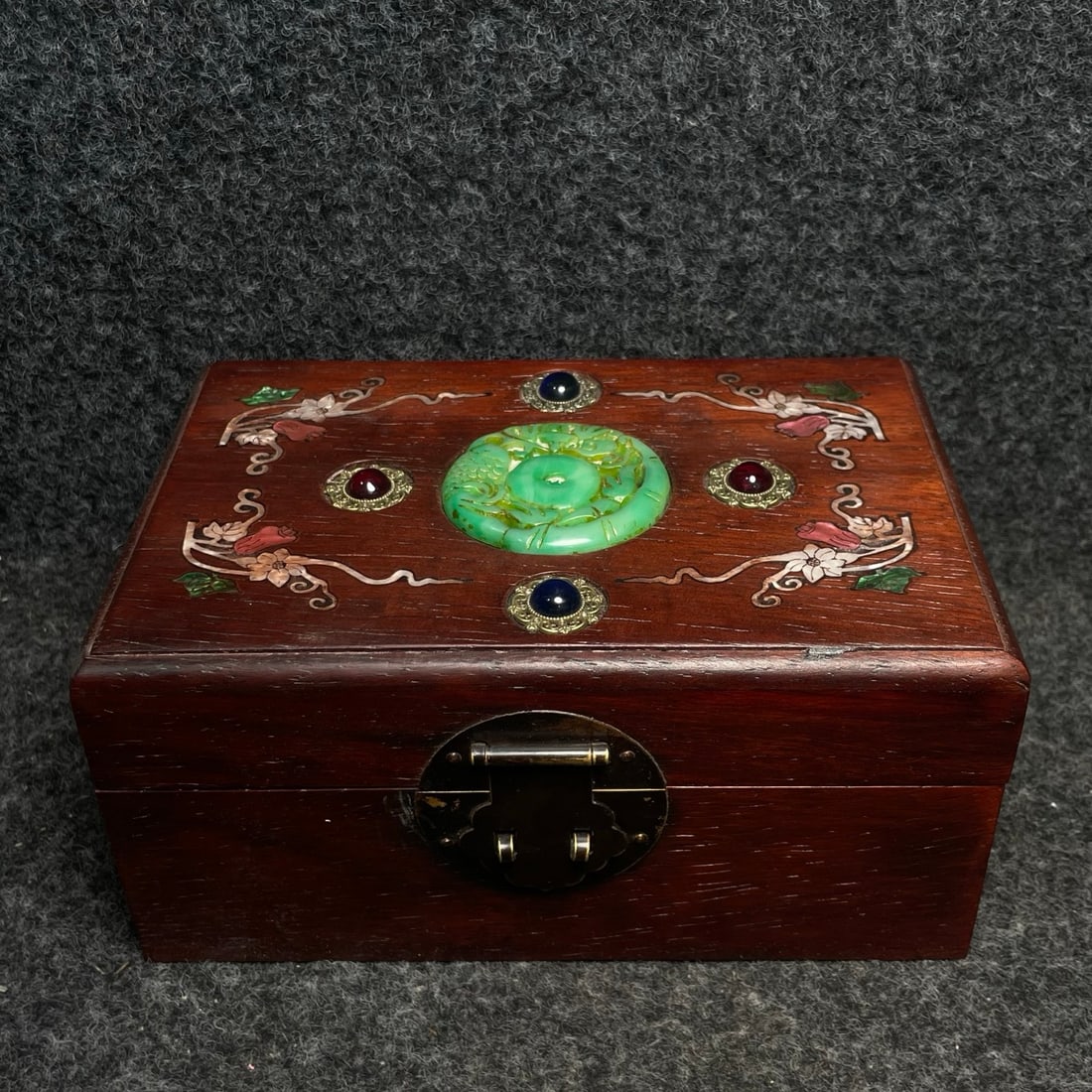 Chinese Chenxiang Wood Carved Yellow Jambhala Pendant w Beads Necklace & Box - 9