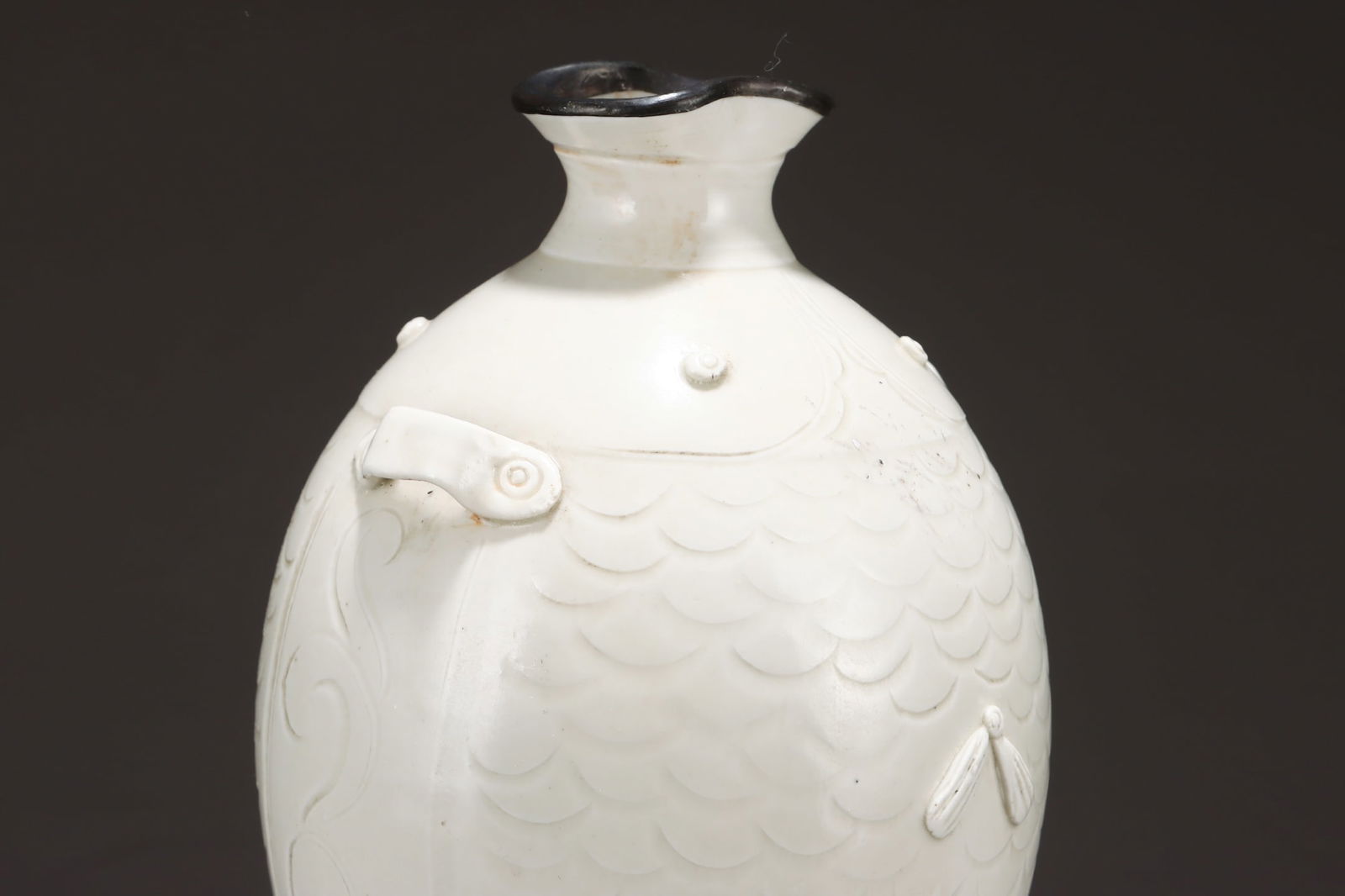 Chinese Ding Kiln Fish Shape Porcelain Vase w Box - 4