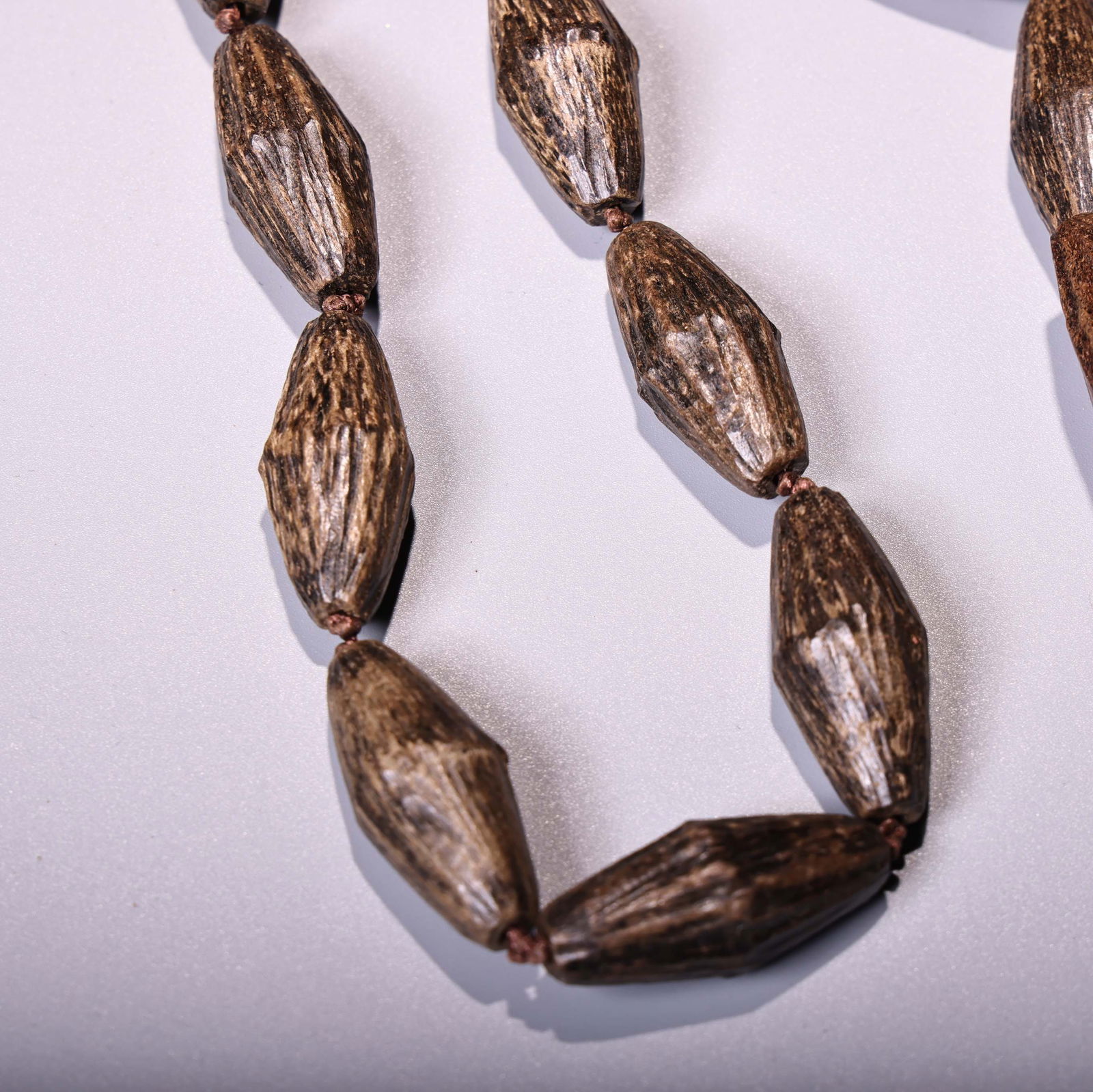 Chinese Chenxiang Wood Beads Necklace w Lacquerware Box - 10