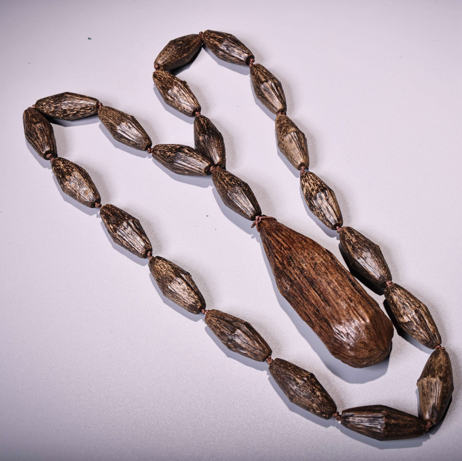 Chinese Chenxiang Wood Beads Necklace w Lacquerware Box - 3