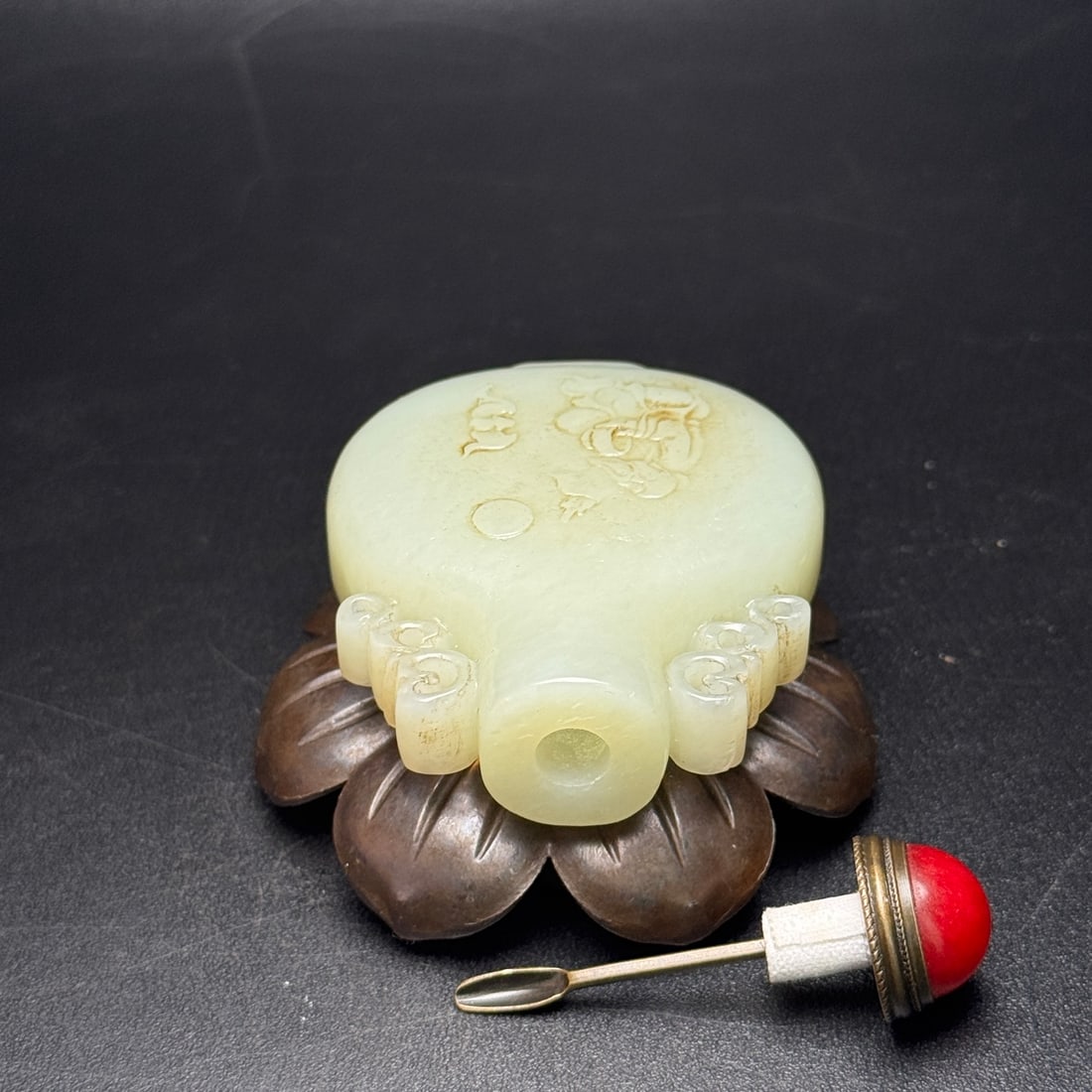 Chinese Hetian Jade Low Relief Sage Snuff Bottle - 5